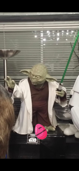 Star Wars Life-Size Statue Yoda 66 cm